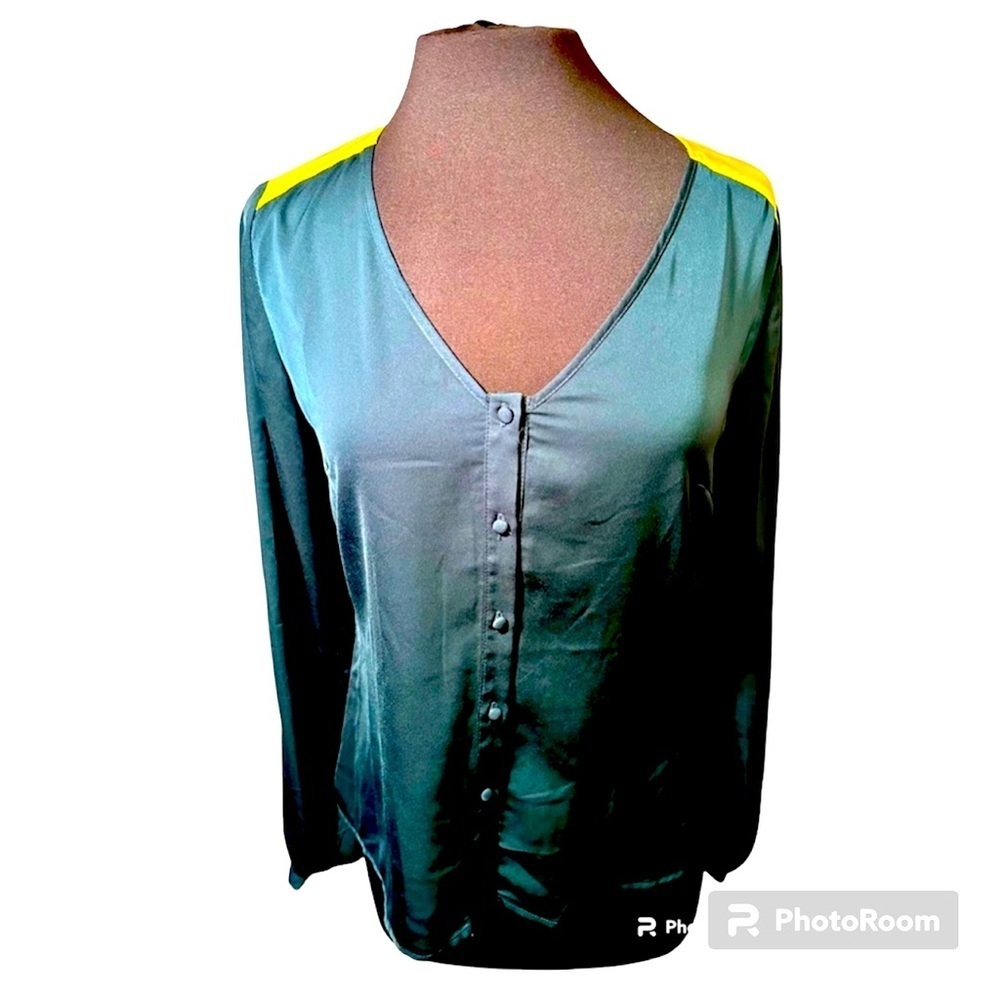 Gianna Bini open back green and yellow blouse size small